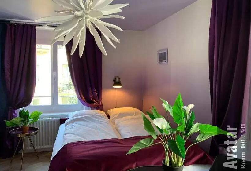 The Henry Self Check In Guesthouse