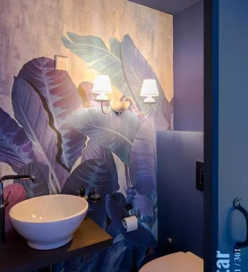 The Henry Self Check In Guesthouse