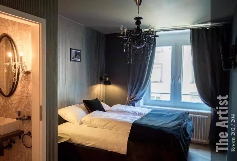 The Henry Self Check In Guesthouse