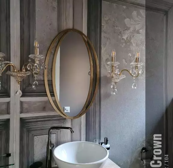 The Henry Self Check In Guesthouse