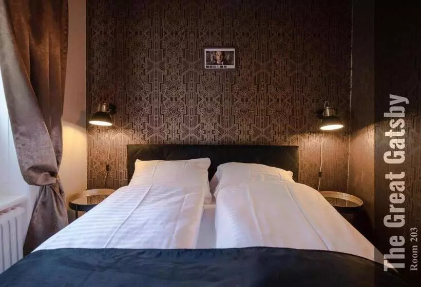 The Henry Self Check In Guesthouse