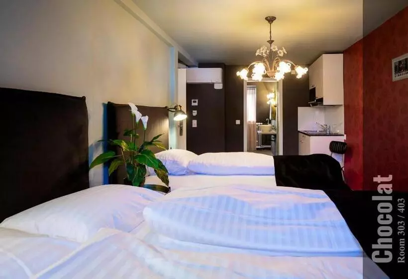 The Henry Self Check In Guesthouse