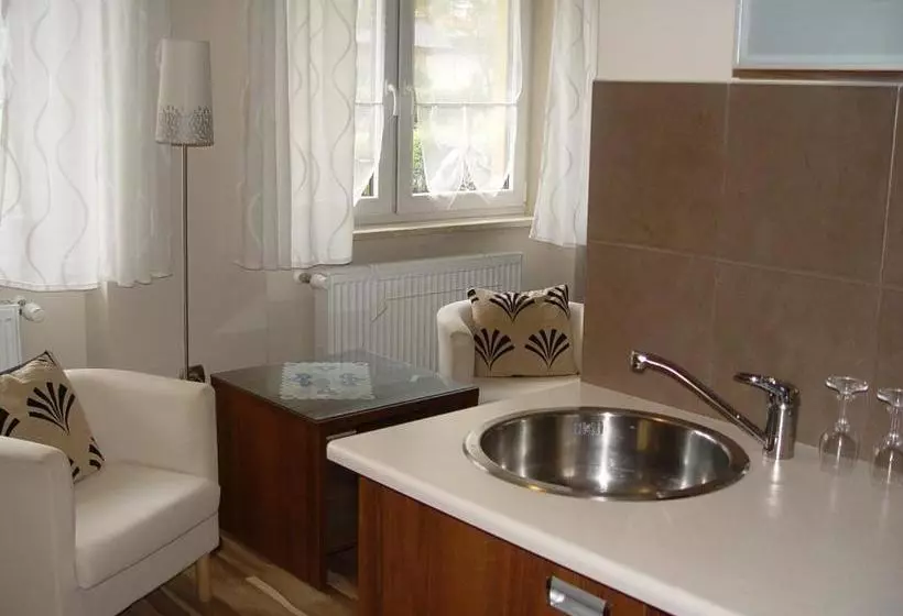 Willa Jagiellonka Apartamenty W Centrum, Parking