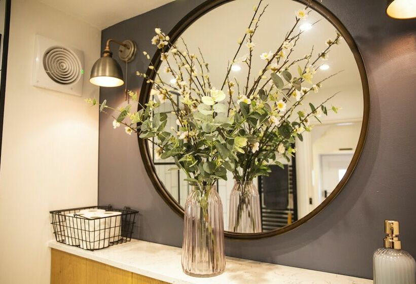 5 Malt Cottage In The Cotswolds