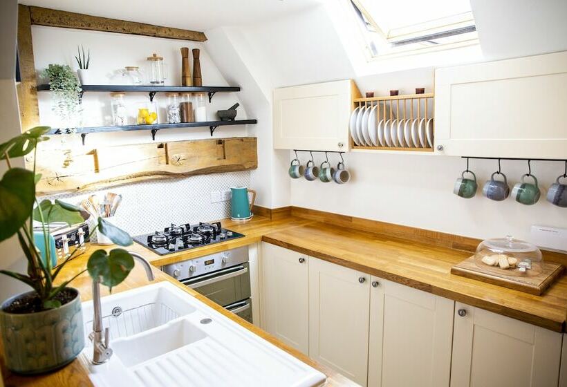 5 Malt Cottage In The Cotswolds