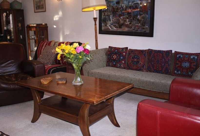 تختخواب و صبحانه Sandford Meadow Guest House