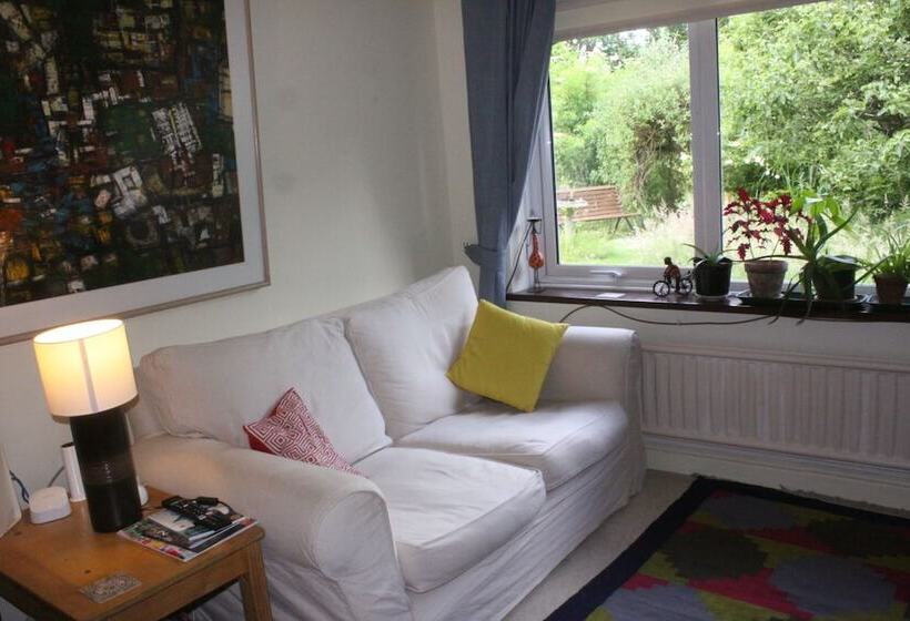 تختخواب و صبحانه Sandford Meadow Guest House