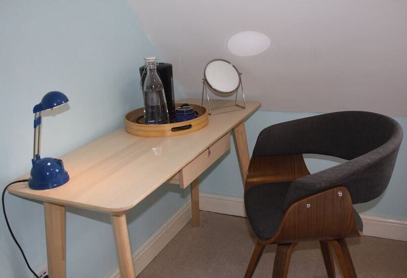 تختخواب و صبحانه Sandford Meadow Guest House