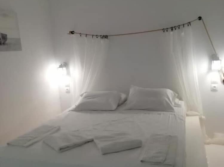 هتل Golden Star Praxitelous