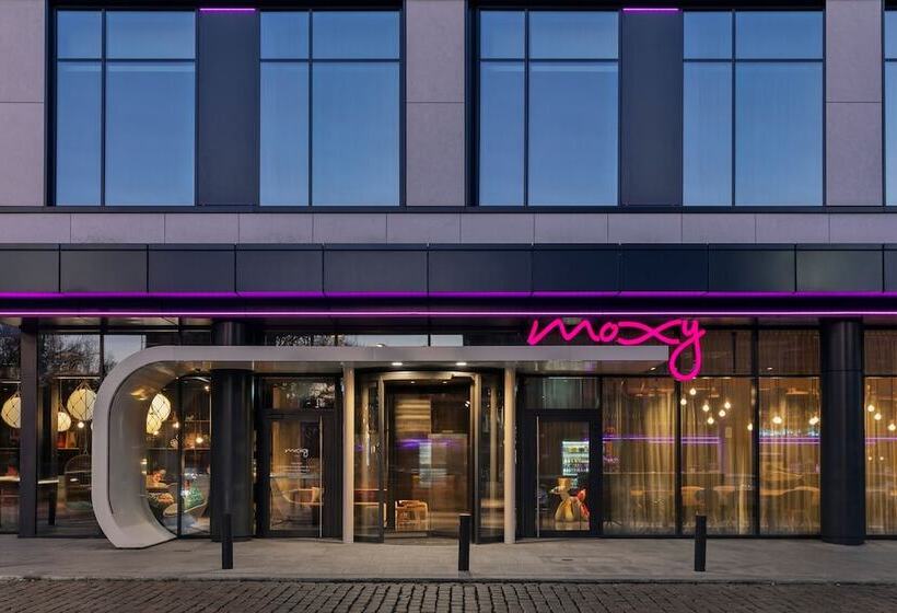 בית מלון כפרי Moxy Szczecin City