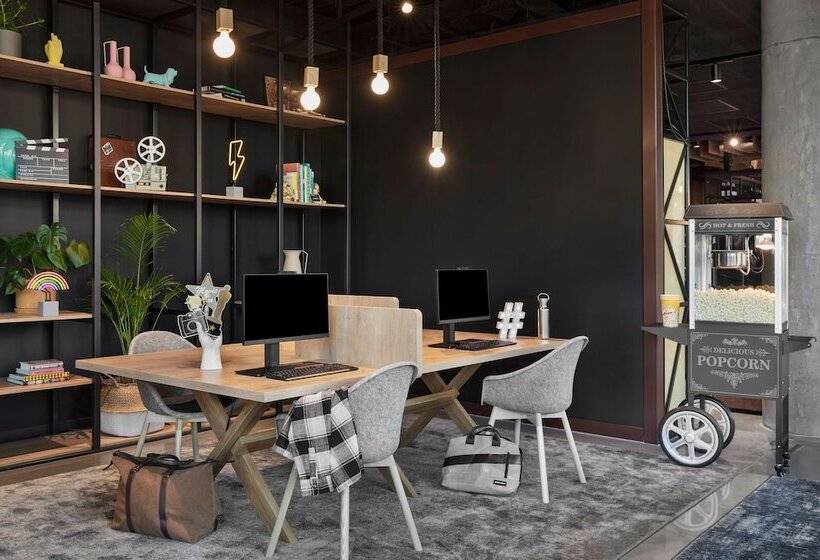 בית מלון כפרי Moxy Szczecin City