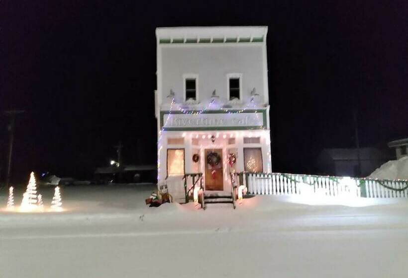 ベッドアンドブレックファースト Nenana Depot