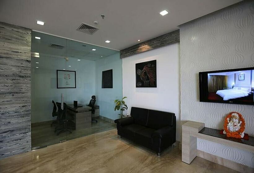 فندق Hyphen Premier Meerut