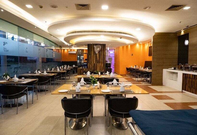 فندق Hyphen Premier Meerut