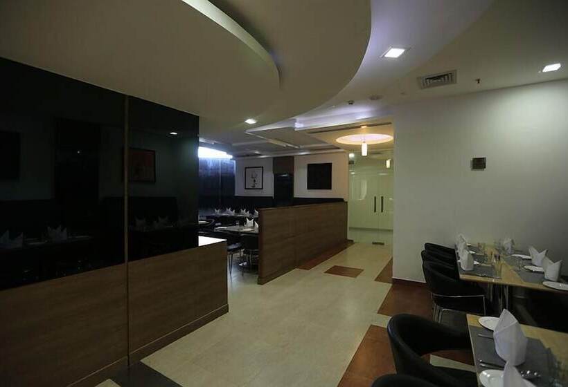 فندق Hyphen Premier Meerut