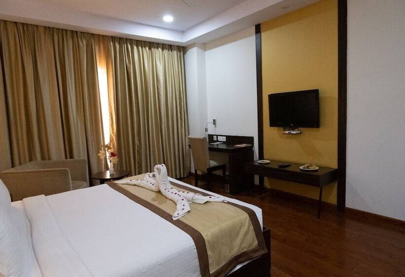 فندق Hyphen Premier Meerut