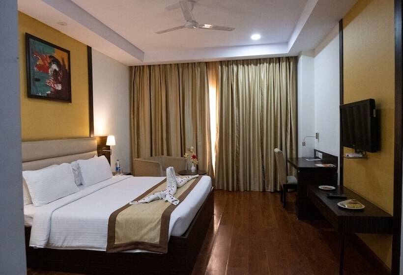 فندق Hyphen Premier Meerut