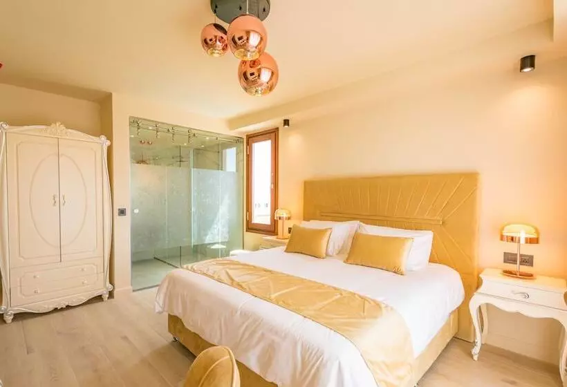 هتل Santa Lucia Boutique