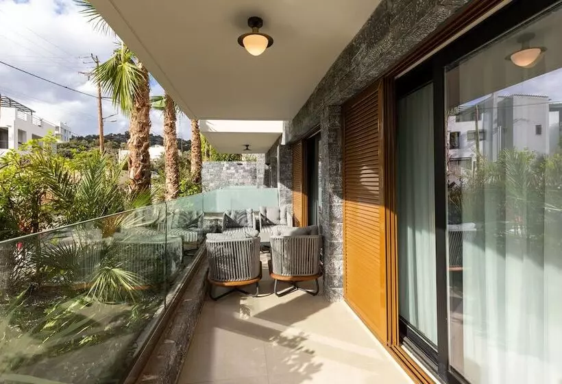 Lazar Lux Suites  Ammoudara