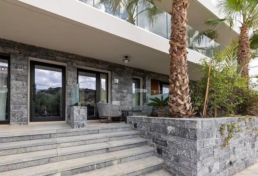 Lazar Lux Suites  Ammoudara