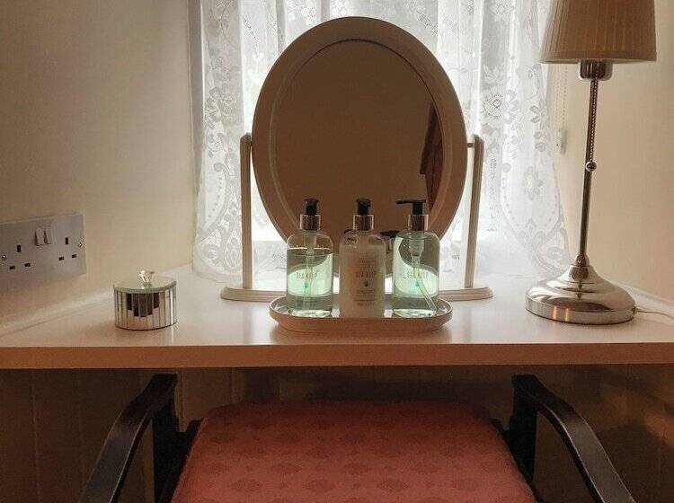 پانسیون The Firs