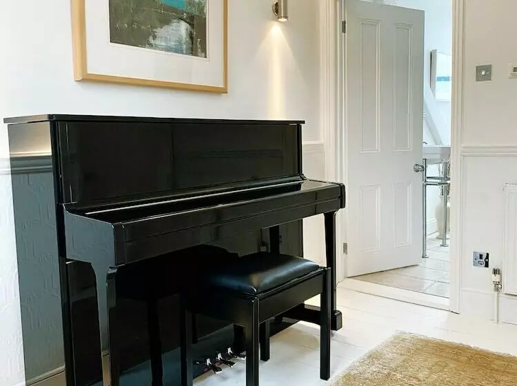 اقامتگاه Spectacular Coastal Townhouse In Fowey For 8