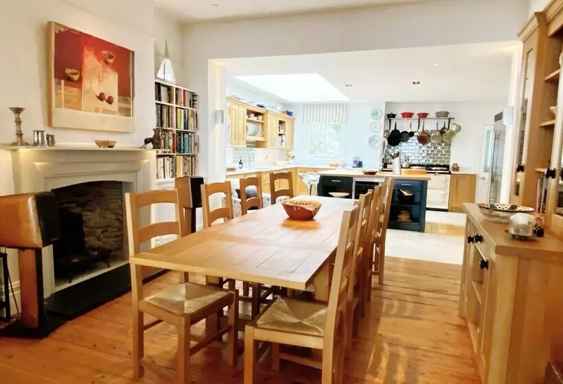 اقامتگاه Spectacular Coastal Townhouse In Fowey For 8