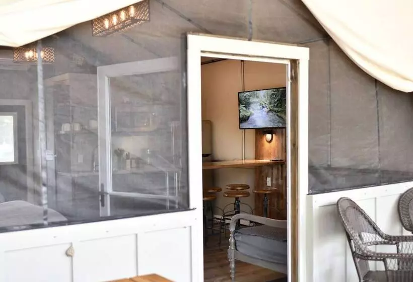 18 Son S Geronimo   Birdhouse Cabin