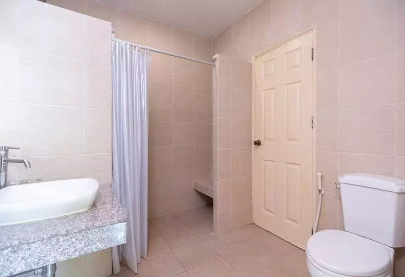 Hotelli Thara Cholapruek Resort