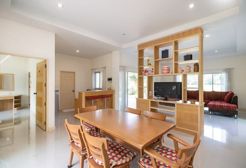 호텔 Thara Cholapruek Resort