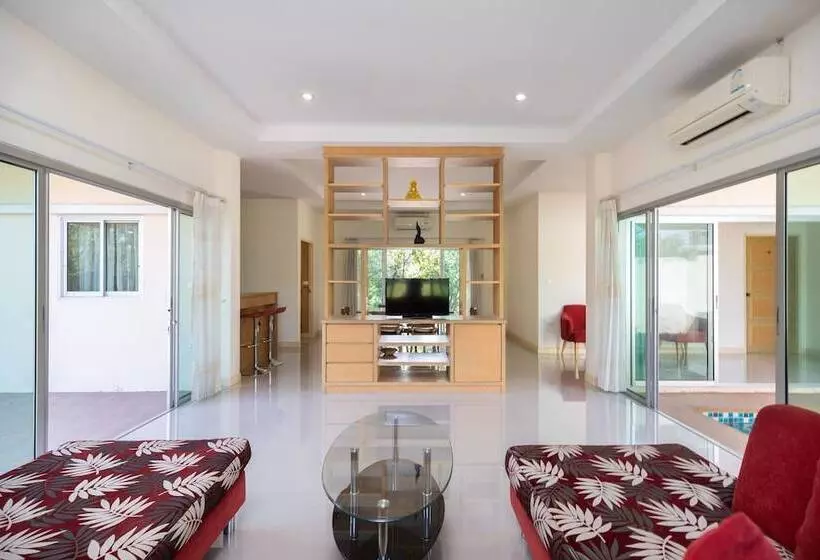 Hotelli Thara Cholapruek Resort