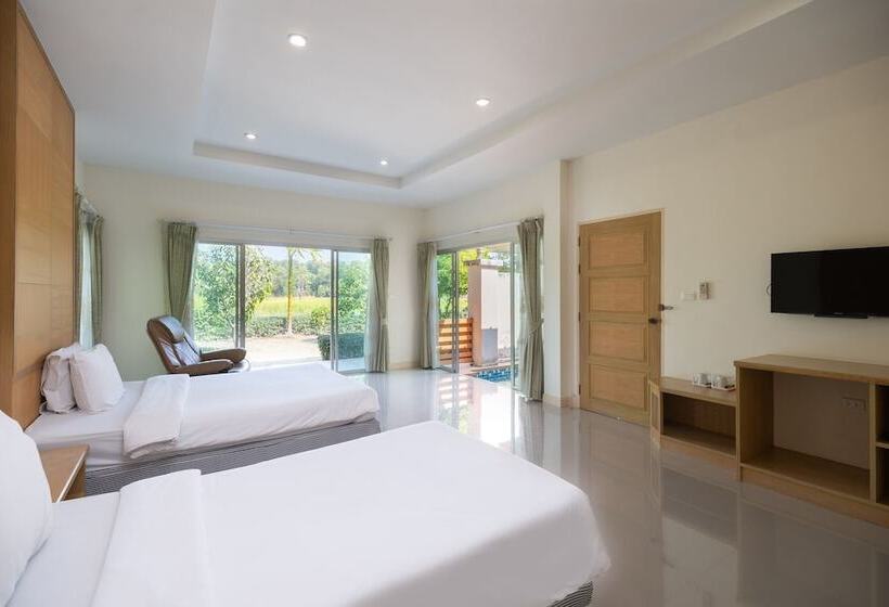 호텔 Thara Cholapruek Resort