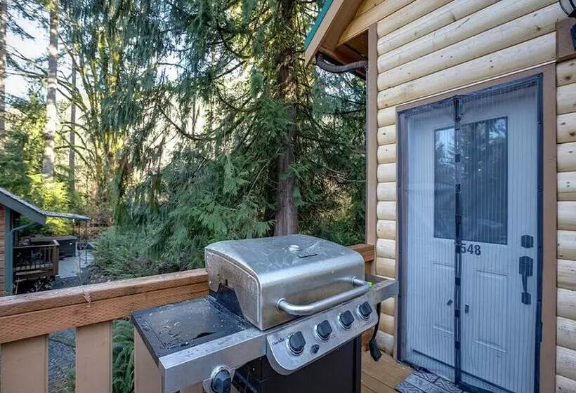 02gs   Wifi   D/w   W/d   Sleeps 8