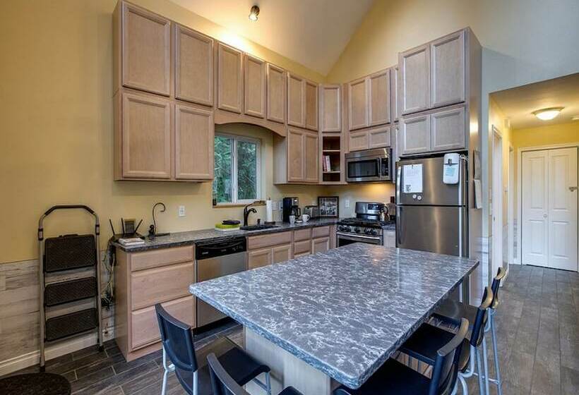 02gs Wifi D/w W/d Sleeps 8