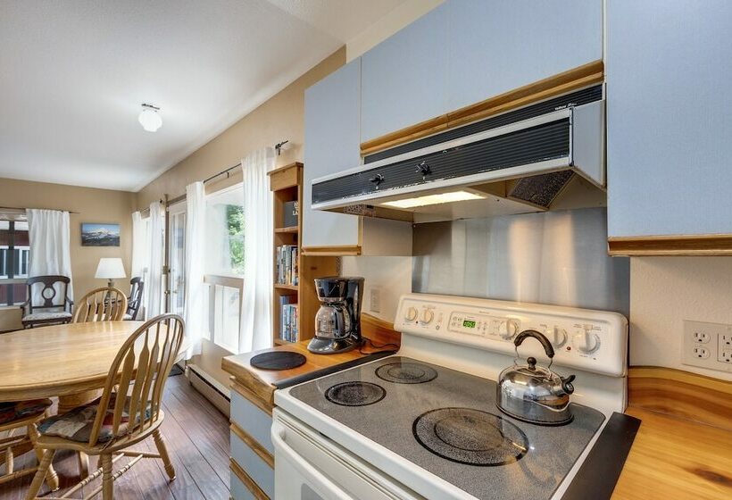 Mt. Baker Lodging Cabin 8 – Wifi, Pets Ok, Sleeps 6! By Mbl