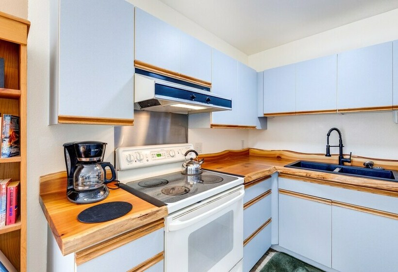 Mt. Baker Lodging Cabin 8 – Wifi, Pets Ok, Sleeps 6! By Mbl