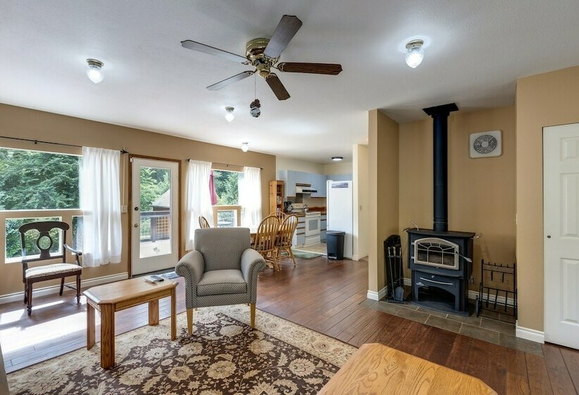 Mt. Baker Lodging Cabin 8 – Wifi, Pets Ok, Sleeps 6! By Mbl