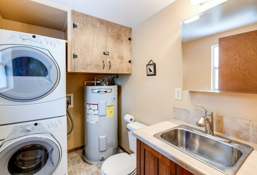 Mt. Baker Lodging Cabin 8 – Wifi, Pets Ok, Sleeps 6! By Mbl