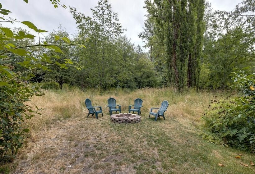 Mt. Baker Lodging Cabin 8 – Wifi, Pets Ok, Sleeps 6! By Mbl