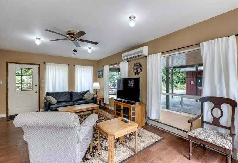 Mt. Baker Lodging Cabin 8 – Wifi, Pets Ok, Sleeps 6! By Mbl