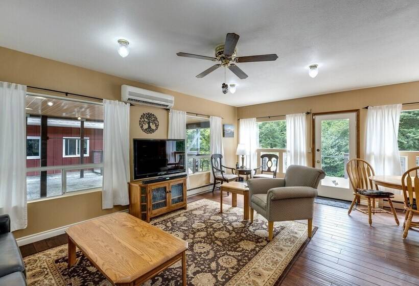 Mt. Baker Lodging Cabin 8 – Wifi, Pets Ok, Sleeps 6! By Mbl