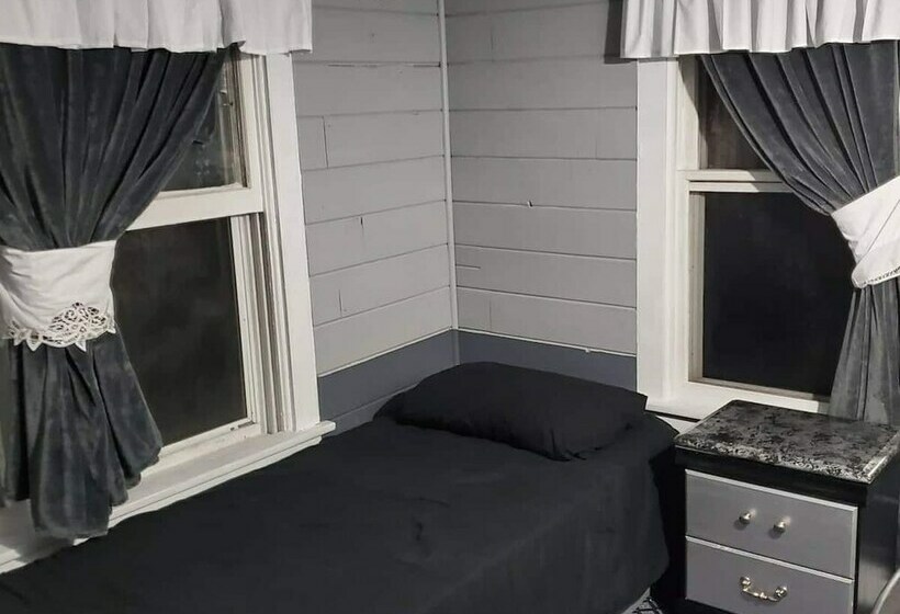 Beautiful Two Story Home By Fountain Lake And Mayo Clinic