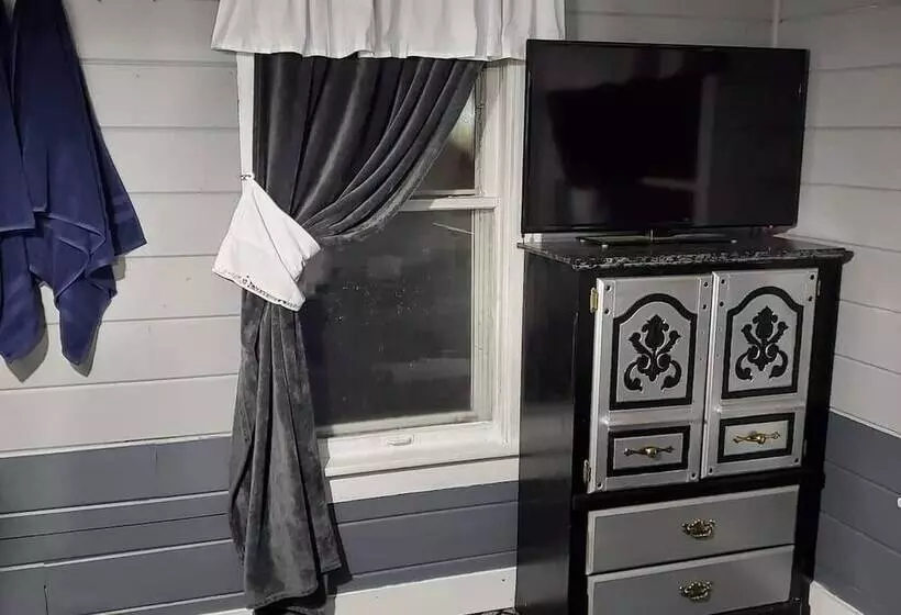 Beautiful Two Story Home By Fountain Lake And Mayo Clinic