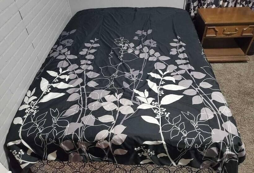 Beautiful Two Story Home By Fountain Lake And Mayo Clinic