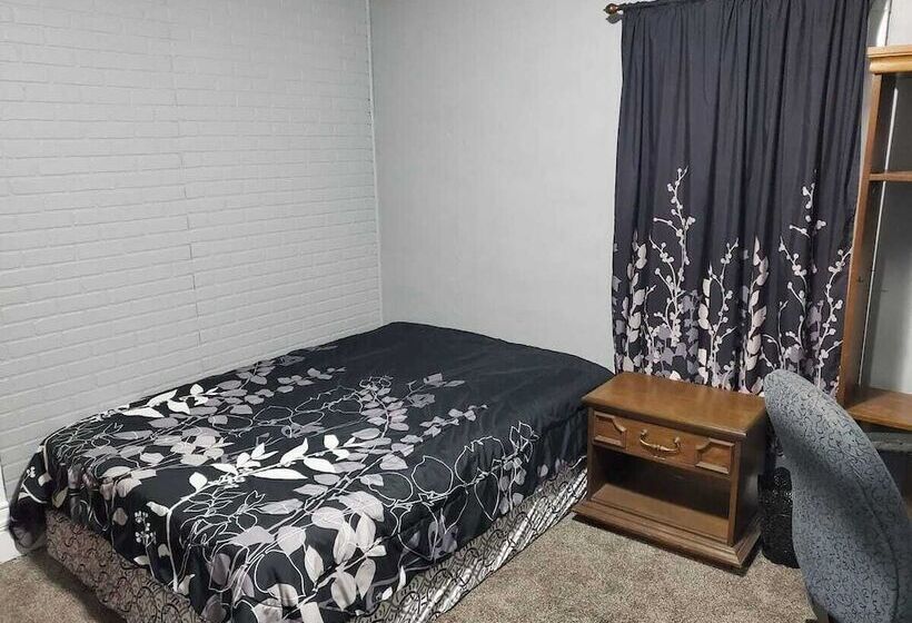 Beautiful Two Story Home By Fountain Lake And Mayo Clinic