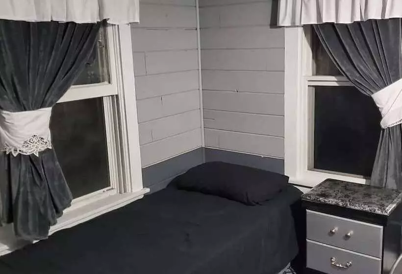 Beautiful Two Story Home By Fountain Lake And Mayo Clinic