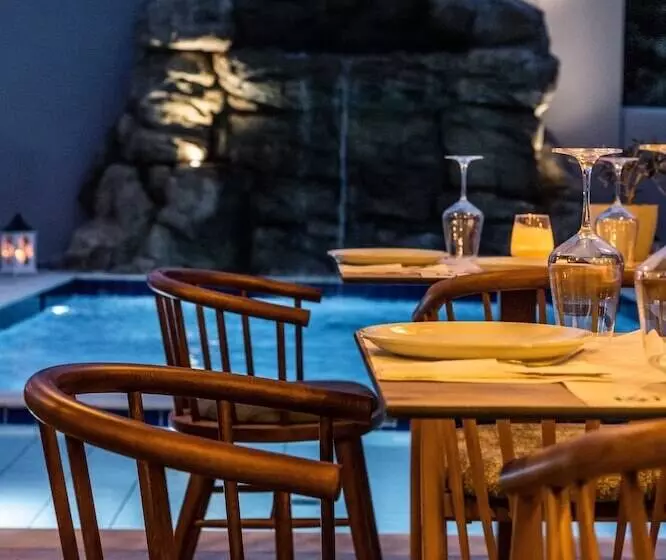 ホテル Avaton Suites & Villa Philian Collection