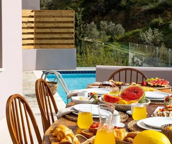 ホテル Avaton Suites & Villa Philian Collection