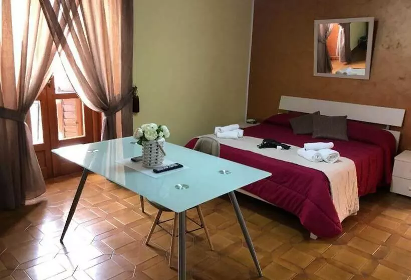 レジデンス Impeccable 3bed House In Vibo Valentia