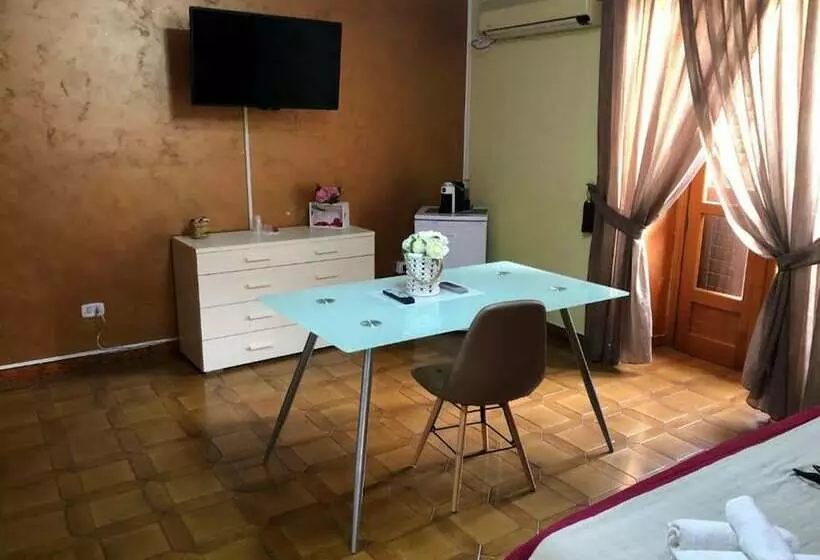レジデンス Impeccable 3bed House In Vibo Valentia